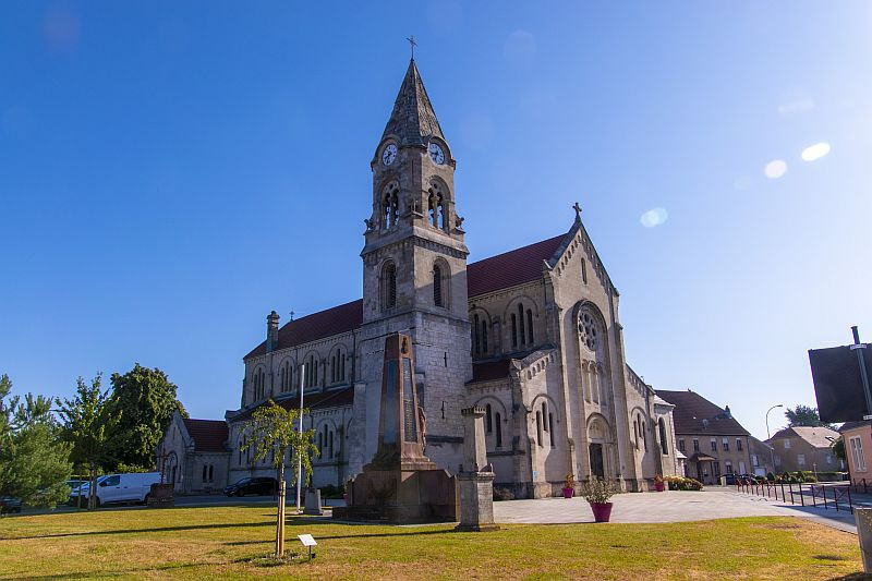 Klicke auf die Grafik für eine vergrößerte Ansicht  Name: 01 Die Kirche Saint-Just in Danjoutin.jpg Ansichten: 0 Größe: 113,5 KB ID: 3354349