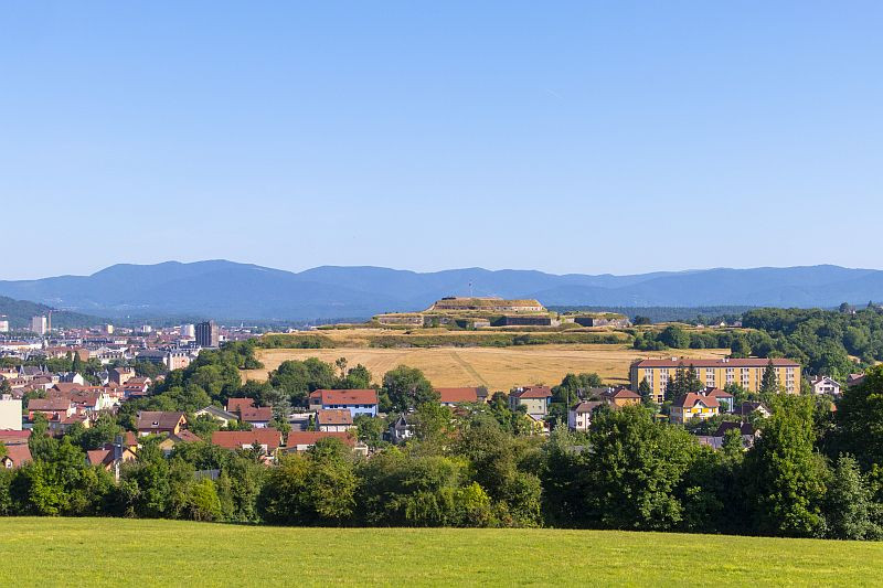 Klicke auf die Grafik für eine vergrößerte Ansicht  Name: 05 Erste Blicke auf die Zitadelle von Belfort.jpg Ansichten: 0 Größe: 135,0 KB ID: 3354353