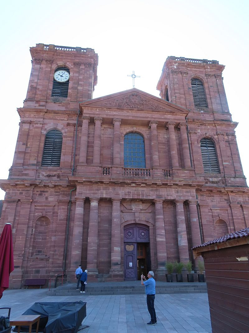 Klicke auf die Grafik für eine vergrößerte Ansicht  Name: 11 Die Kathedrale St. Christopherus von Belfort.jpg Ansichten: 0 Größe: 213,4 KB ID: 3354359