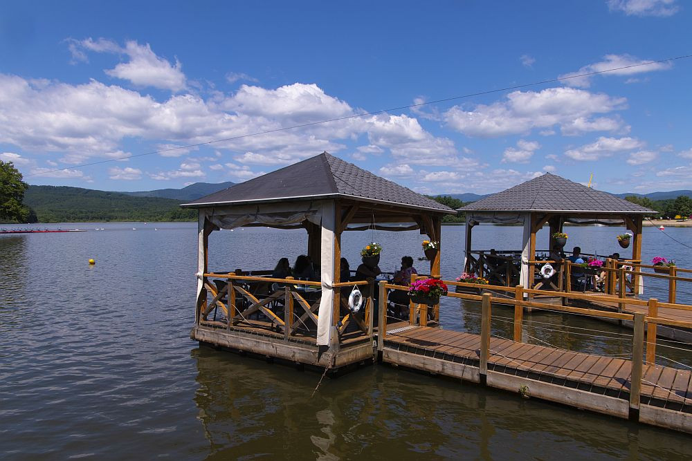 Klicke auf die Grafik für eine vergrößerte Ansicht  Name: 15 Mittagessen am Lac du Malsaucy.jpg Ansichten: 0 Größe: 197,6 KB ID: 3354363