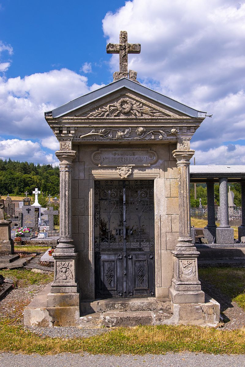 Klicke auf die Grafik für eine vergrößerte Ansicht  Name: 23 Dörflicher Friedhof von Giromagny.jpg Ansichten: 0 Größe: 415,2 KB ID: 3354371