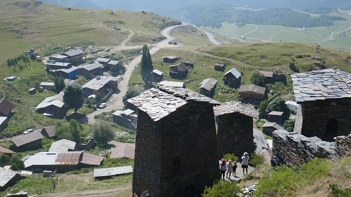 Klicke auf die Grafik für eine vergrößerte Ansicht

Name: Kaukasus0940.jpg
Ansichten: 23
Größe: 752,8 KB
ID: 3354562