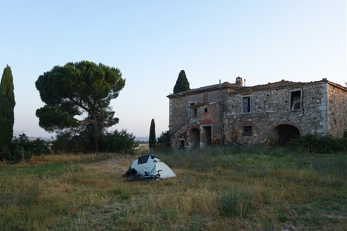 Klicke auf die Grafik für eine vergrößerte Ansicht  Name: Klassischer Schlafplatz in der Toscana.jpg Ansichten: 0 Größe: 638,2 KB ID: 3354733