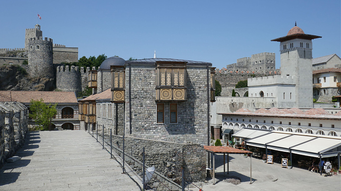 Klicke auf die Grafik für eine vergrößerte Ansicht

Name: Kaukasus1372.jpg
Ansichten: 156
Größe: 666,5 KB
ID: 3354947