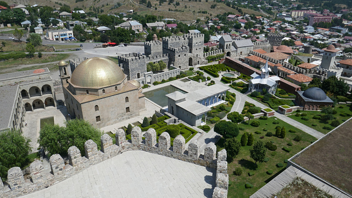 Klicke auf die Grafik für eine vergrößerte Ansicht

Name: Kaukasus1393.jpg
Ansichten: 159
Größe: 842,9 KB
ID: 3354948