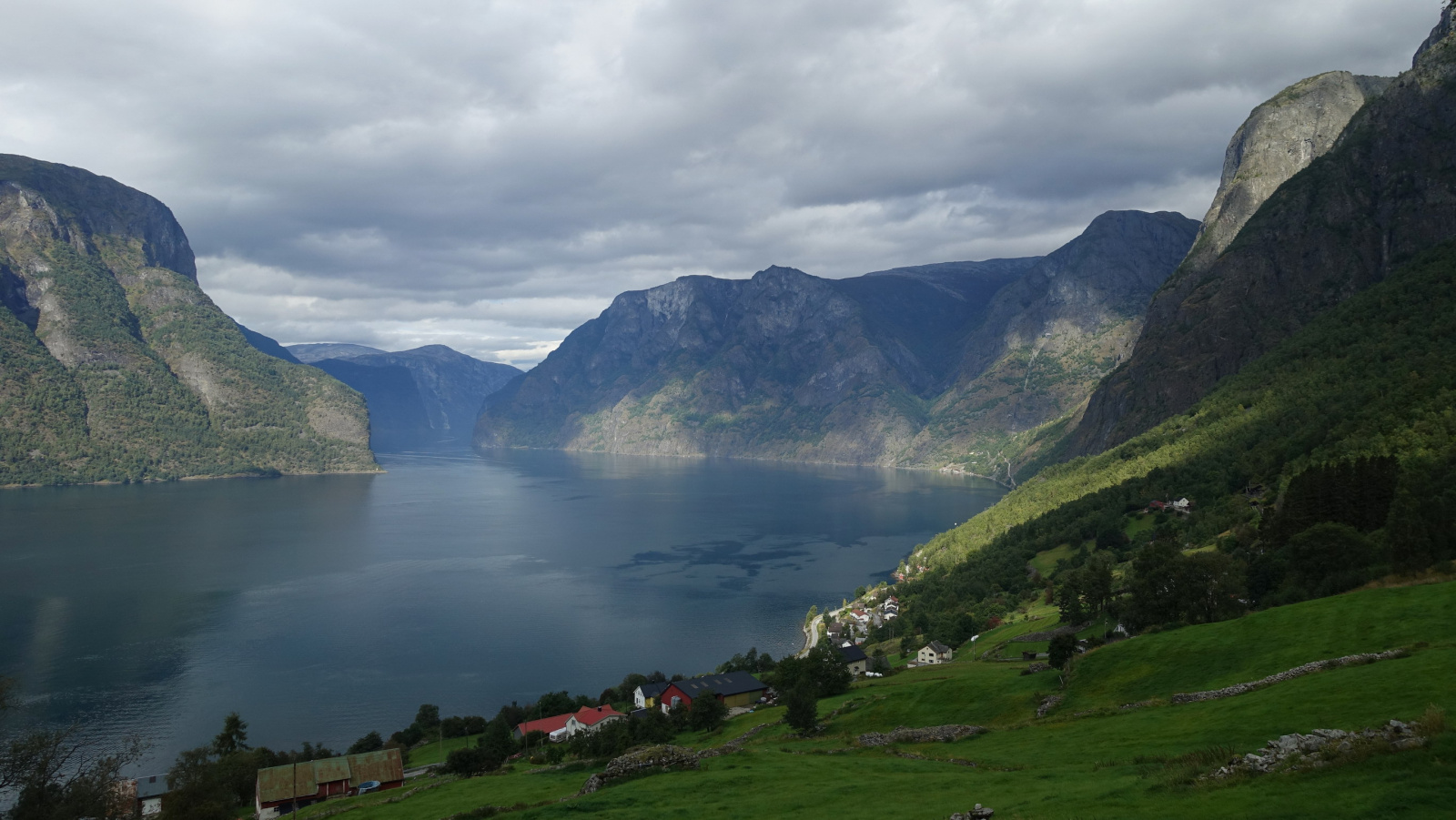 Klicke auf die Grafik für eine vergrößerte Ansicht

Name: 2025 Norge 0677.jpg
Ansichten: 108
Größe: 455,4 KB
ID: 3355395