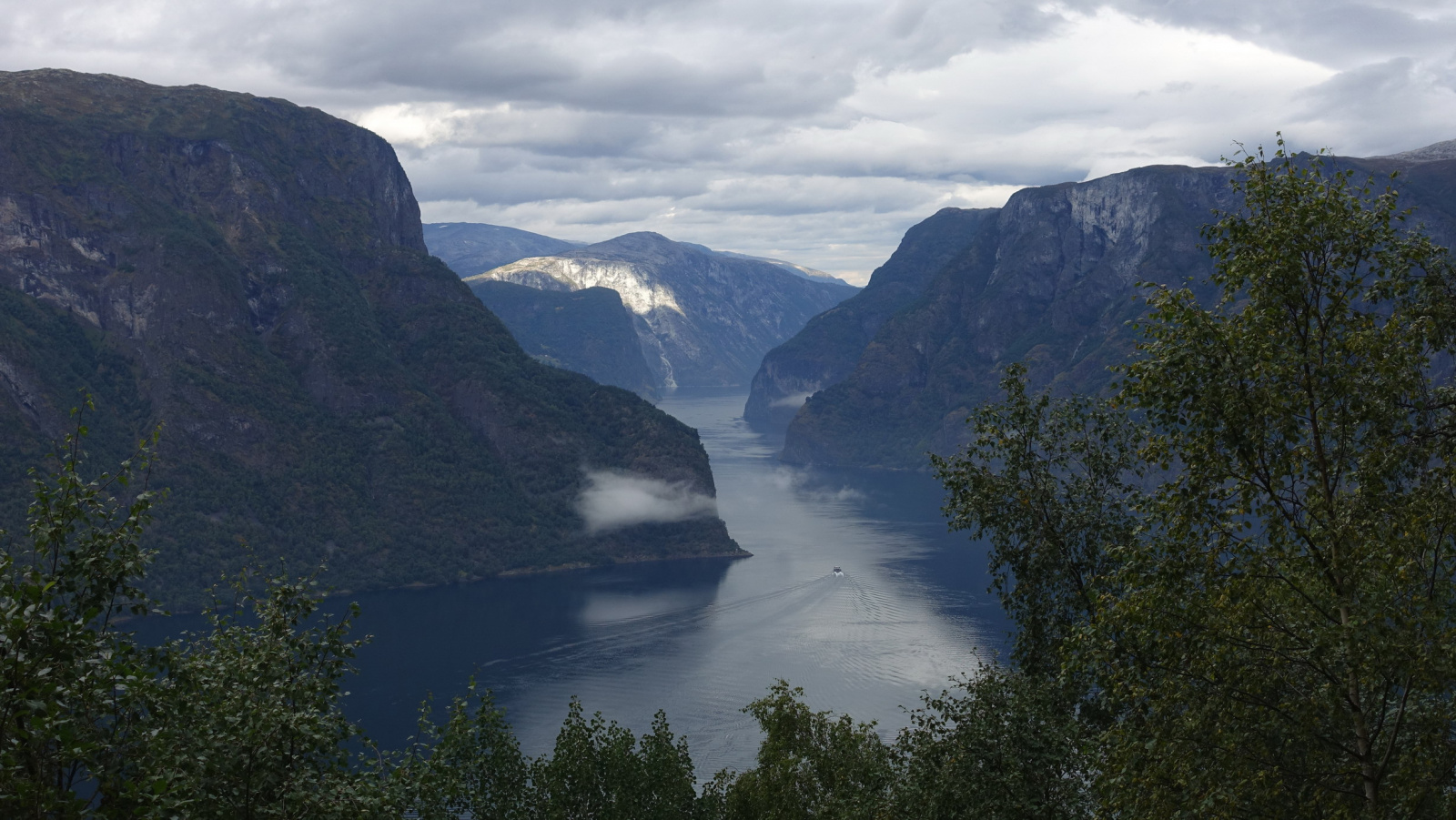 Klicke auf die Grafik für eine vergrößerte Ansicht

Name: 2025 Norge 0673.jpg
Ansichten: 108
Größe: 579,2 KB
ID: 3355396