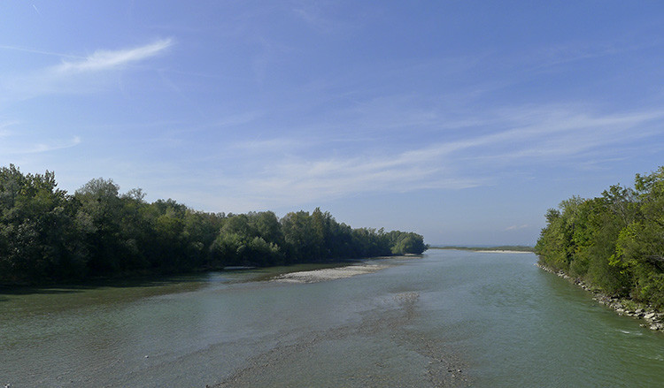 Klicke auf die Grafik für eine vergrößerte Ansicht

Name: WAI_08_Rhein.jpg
Ansichten: 174
Größe: 80,4 KB
ID: 3355590