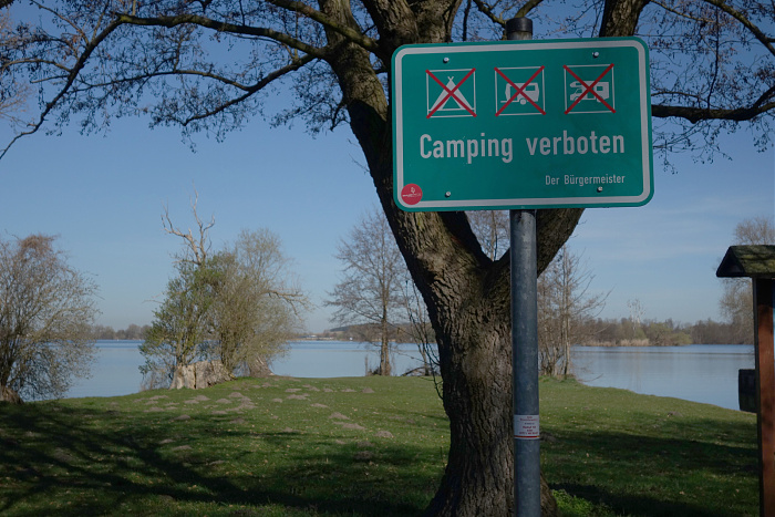 Klicke auf die Grafik für eine vergrößerte Ansicht  Name: morgens entdecke ich ein Schild direkt an meinem schönen Übernachtungsplatz.jpg Ansichten: 0 Größe: 688,4 KB ID: 3355718