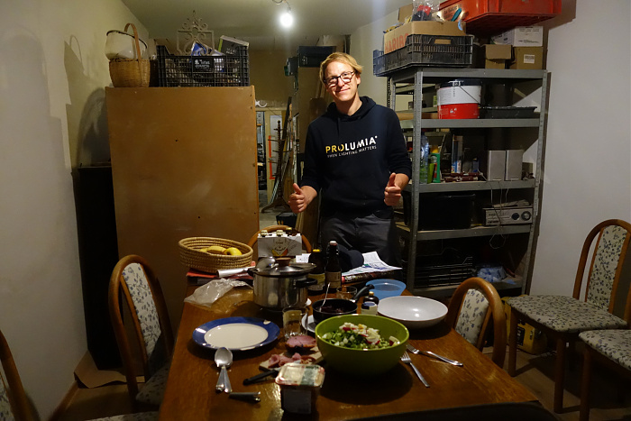 Klicke auf die Grafik für eine vergrößerte Ansicht  Name: Abendessen bei Antoine.jpg Ansichten: 13 Größe: 522,5 KB ID: 3355756