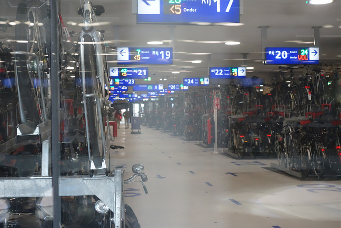 Klicke auf die Grafik für eine vergrößerte Ansicht  Name: Fahrradparkhaus in Zwolle.jpg Ansichten: 17 Größe: 526,8 KB ID: 3355744