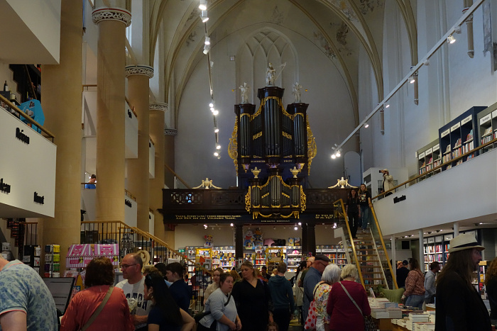 Klicke auf die Grafik für eine vergrößerte Ansicht  Name: Kirche into Bibliothek.jpg Ansichten: 17 Größe: 587,6 KB ID: 3355745