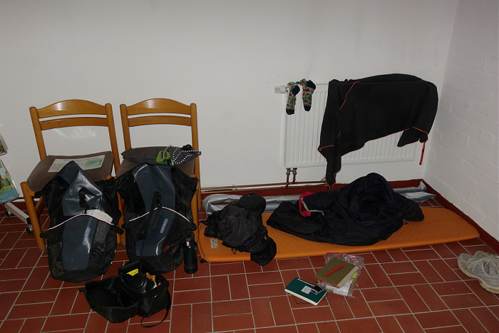 Klicke auf die Grafik für eine vergrößerte Ansicht  Name: geheizter Raum auf Campingplatz Dannenberg an der Elbe.jpg Ansichten: 0 Größe: 465,4 KB ID: 3355719