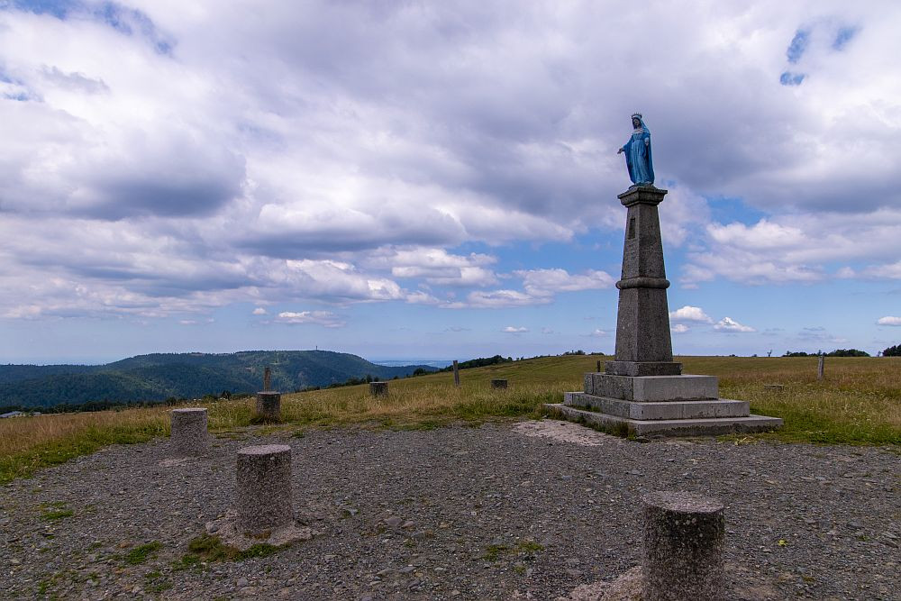 Klicke auf die Grafik für eine vergrößerte Ansicht  Name: 18 Auf dem Ballon d'Alsace.jpg Ansichten: 11 Größe: 197,6 KB ID: 3356130