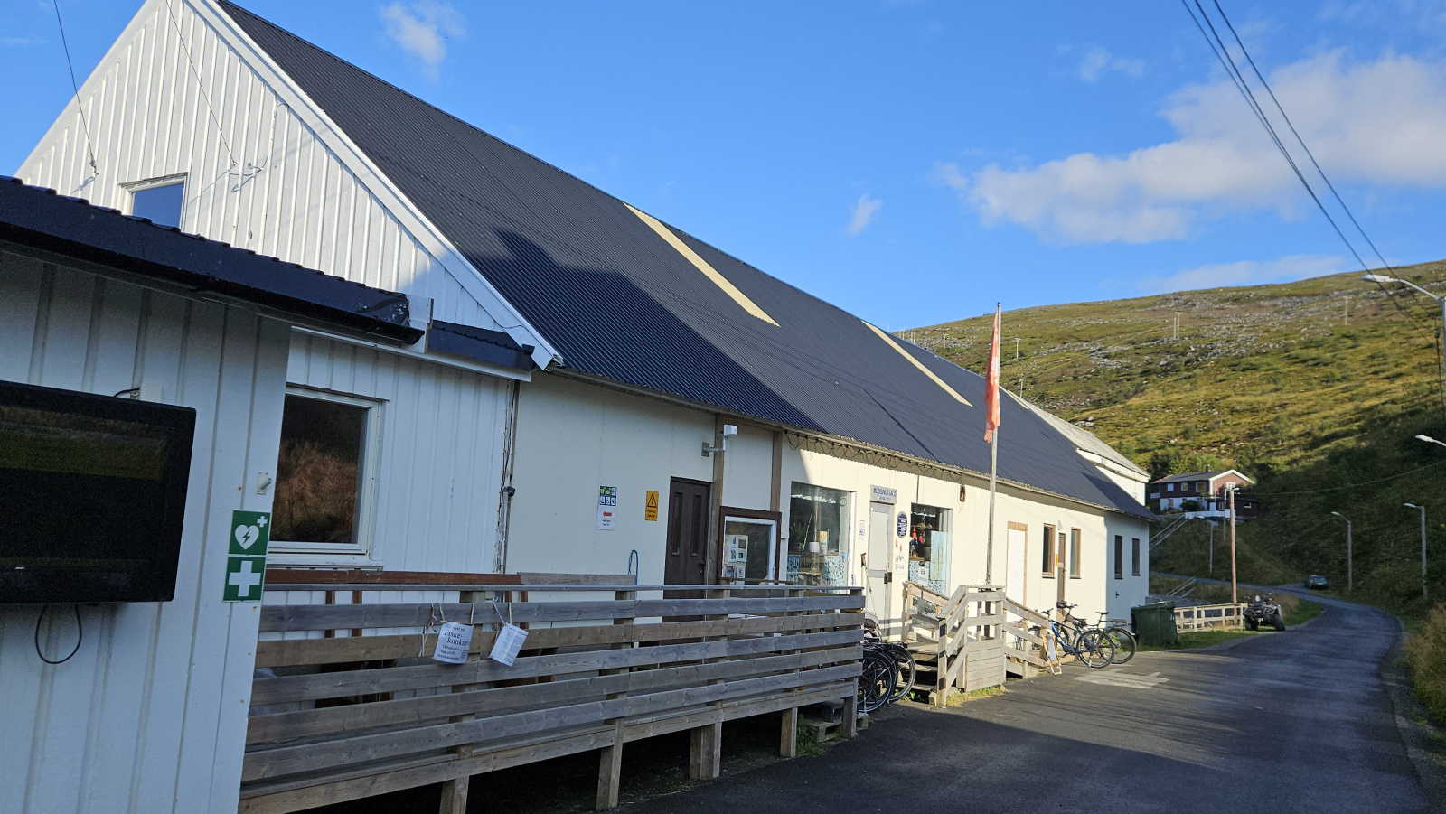 Klicke auf die Grafik für eine vergrößerte Ansicht

Name: 20250905_092822 Fährhaus von außen.jpg
Ansichten: 61
Größe: 612,7 KB
ID: 3357402