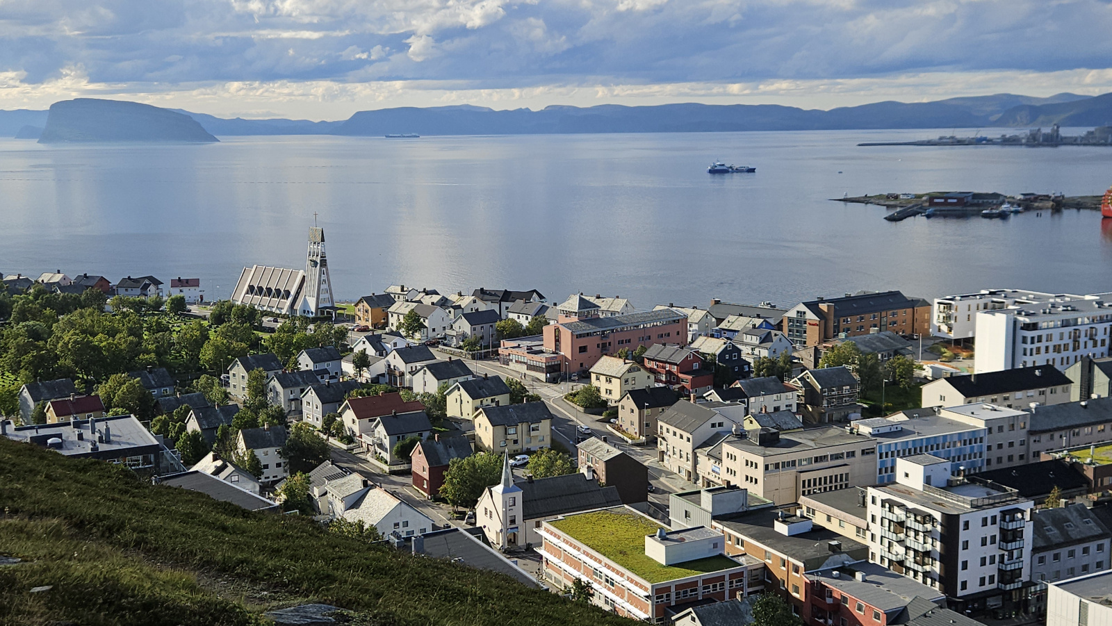 Klicke auf die Grafik für eine vergrößerte Ansicht

Name: 20250905_151659 Blick nach Soroya.jpg
Ansichten: 60
Größe: 720,1 KB
ID: 3357413