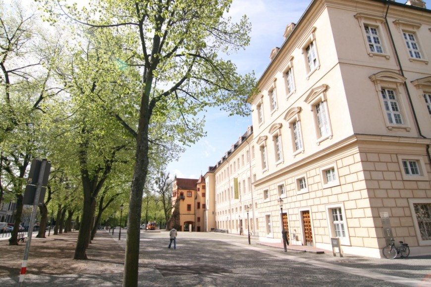 Klicke auf die Grafik für eine vergrößerte Ansicht

Name: 2012_04_27_Auf_Tour_mit_dem_WAI_3_.jpg
Ansichten: 93
Größe: 210,6 KB
ID: 3357563