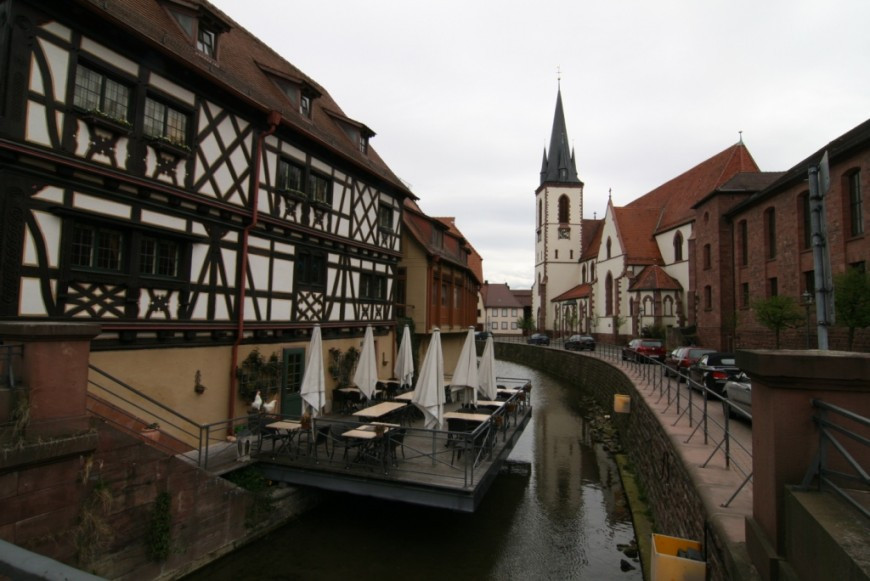 Klicke auf die Grafik für eine vergrößerte Ansicht

Name: 2012_04_27_Auf_Tour_mit_dem_WAI_11_.jpg
Ansichten: 91
Größe: 120,7 KB
ID: 3357568