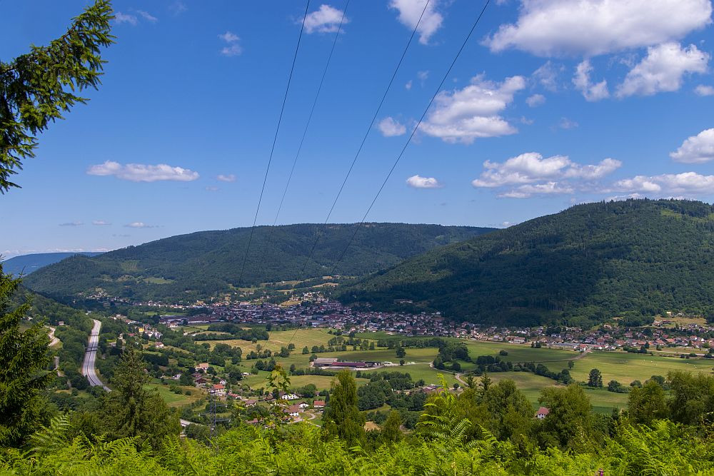 Klicke auf die Grafik für eine vergrößerte Ansicht  Name: 12 Kurz vor dem Col du Mont de Fourche - Blick auf Rupt-sur-Moselle.jpg Ansichten: 0 Größe: 246,8 KB ID: 3357982