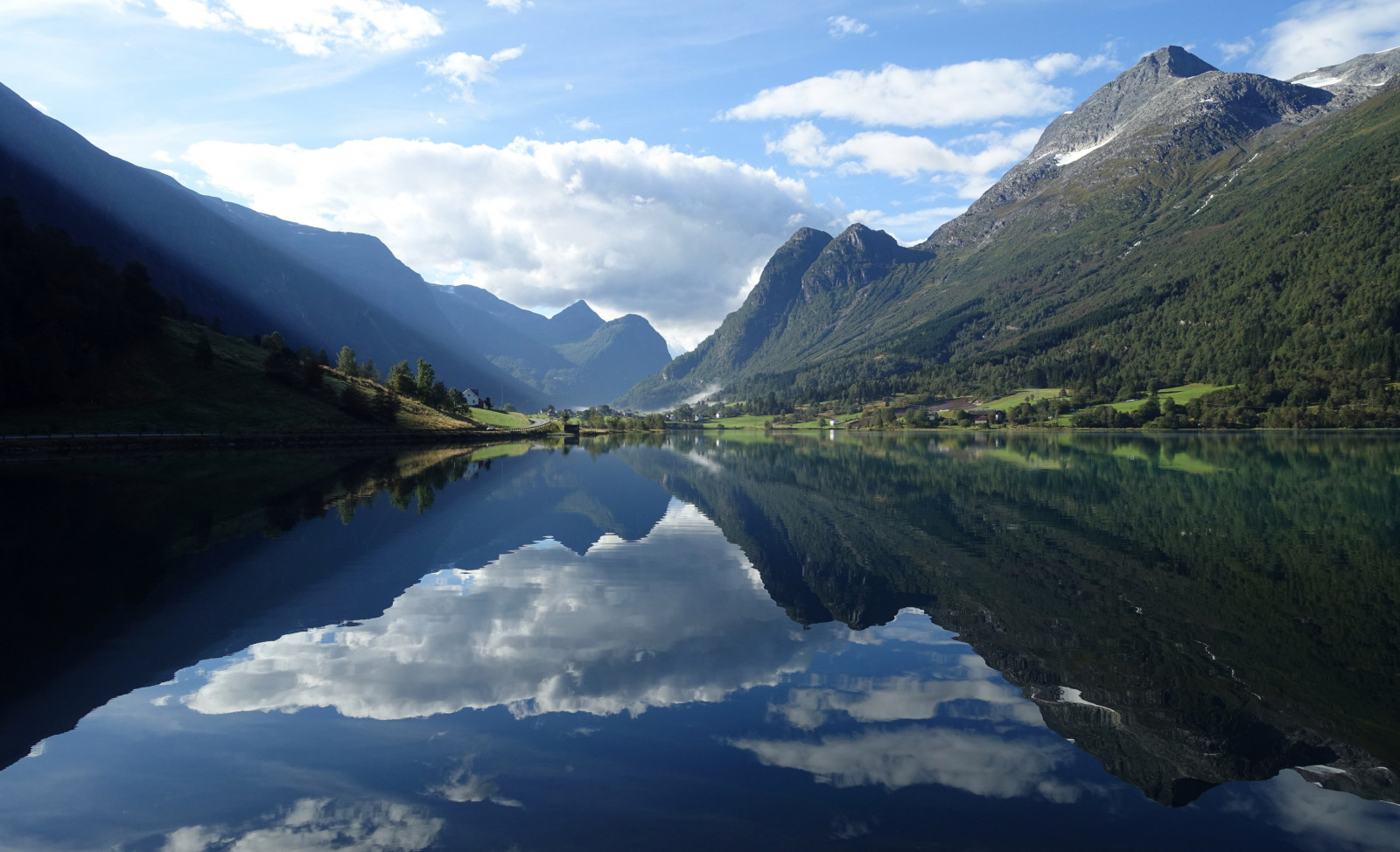 Klicke auf die Grafik für eine vergrößerte Ansicht

Name: 2025 Norge 0714.jpg
Ansichten: 8
Größe: 510,4 KB
ID: 3358140