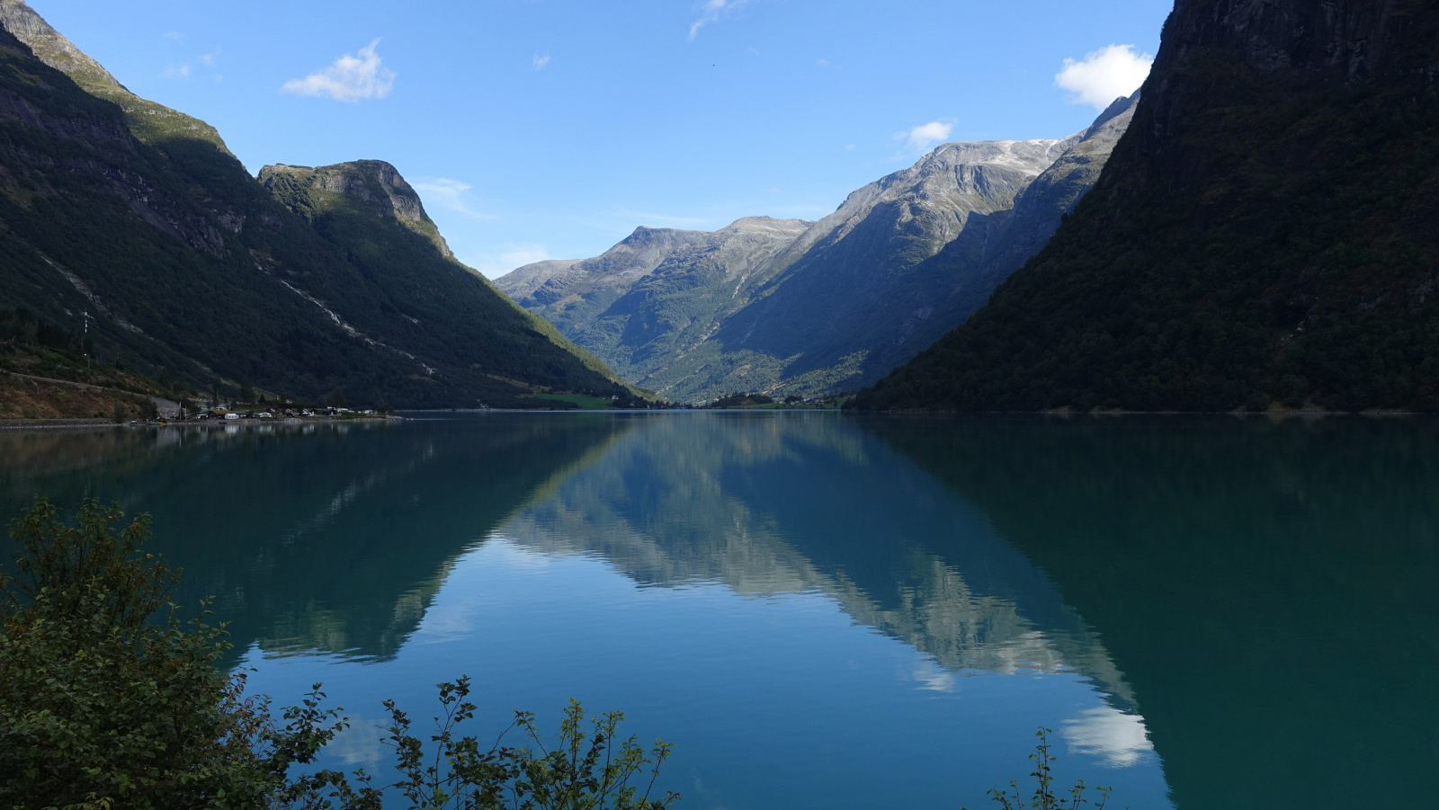 Klicke auf die Grafik für eine vergrößerte Ansicht

Name: 2025 Norge 0719.jpg
Ansichten: 8
Größe: 432,9 KB
ID: 3358145