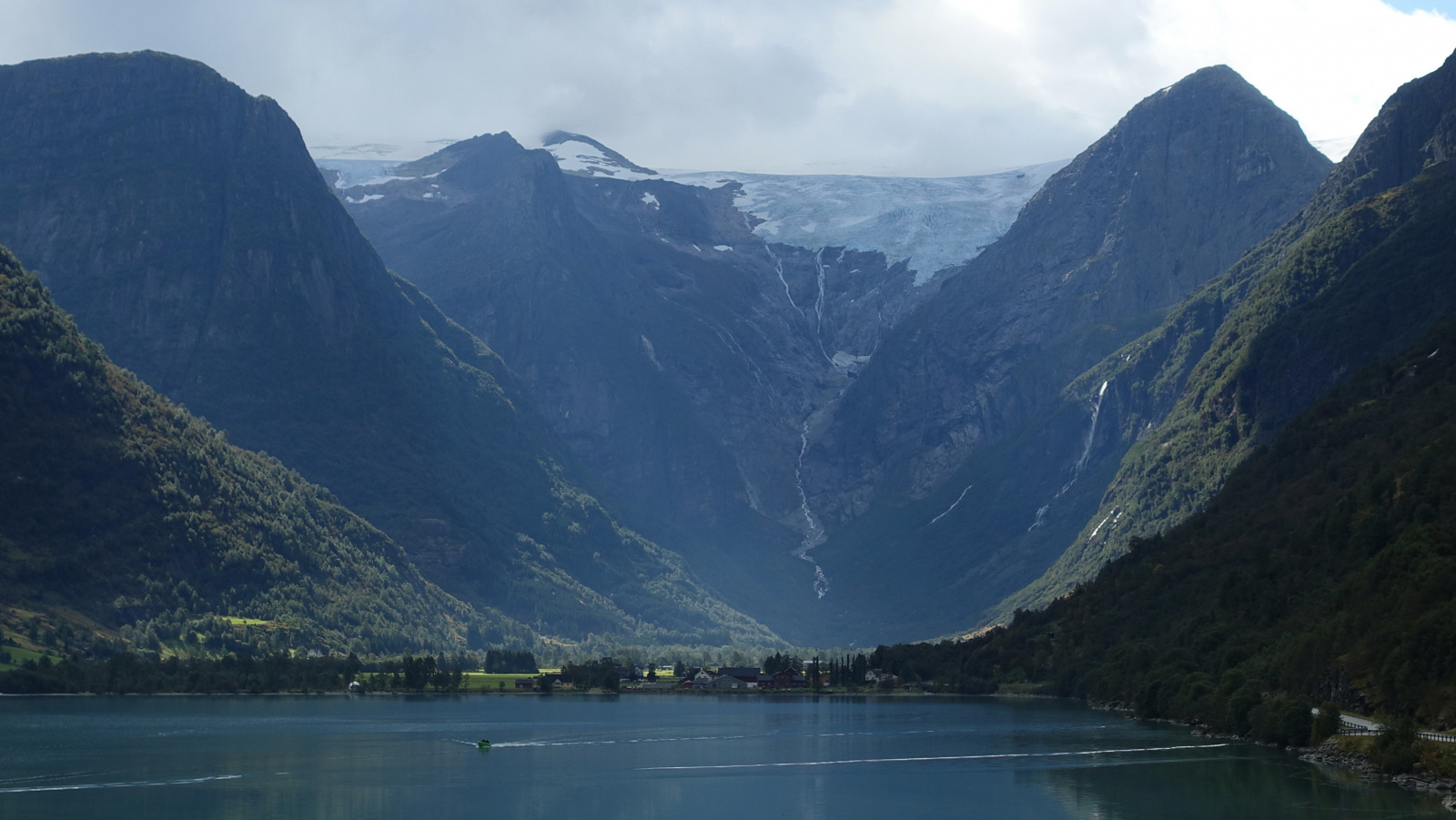 Klicke auf die Grafik für eine vergrößerte Ansicht

Name: 2025 Norge 0720.jpg
Ansichten: 8
Größe: 412,8 KB
ID: 3358146