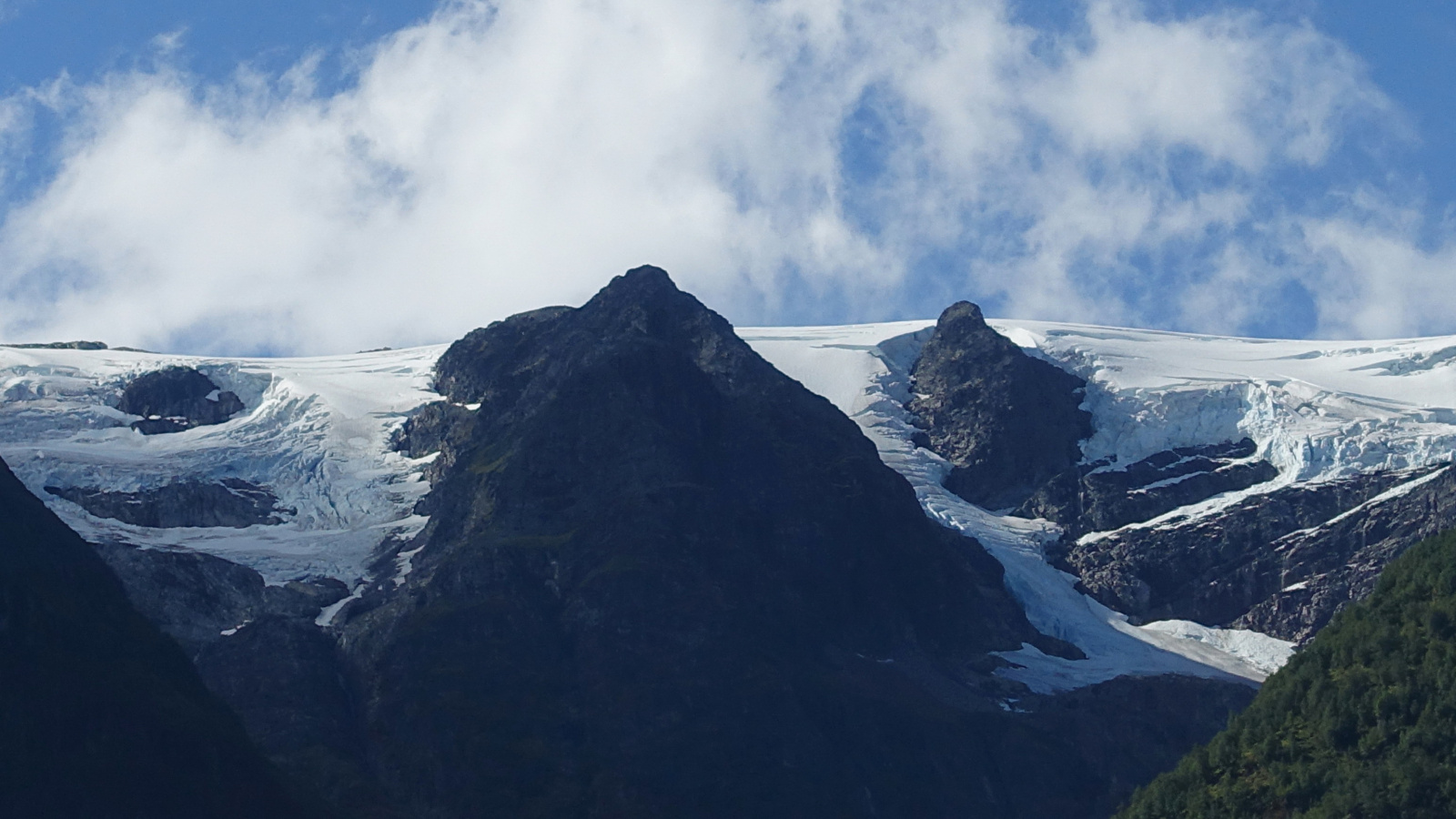 Klicke auf die Grafik für eine vergrößerte Ansicht

Name: 2025 Norge 0726.jpg
Ansichten: 8
Größe: 427,4 KB
ID: 3358152