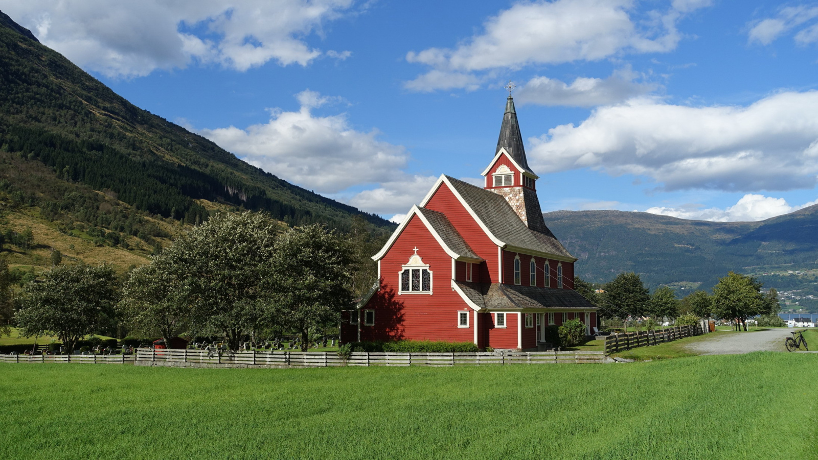 Klicke auf die Grafik für eine vergrößerte Ansicht

Name: 2025 Norge 0727.jpg
Ansichten: 8
Größe: 701,8 KB
ID: 3358153