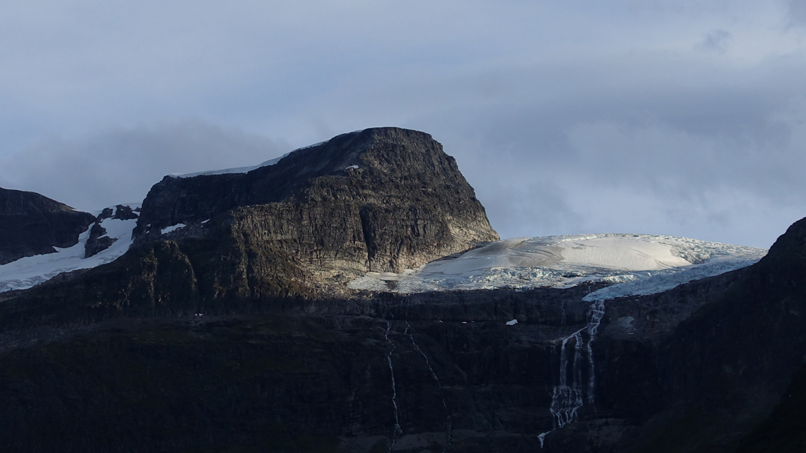 Klicke auf die Grafik für eine vergrößerte Ansicht

Name: 2025 Norge 0758.jpg
Ansichten: 5
Größe: 363,9 KB
ID: 3358183