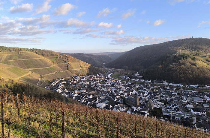 Klicke auf die Grafik für eine vergrößerte Ansicht

Name: 29.jpg
Ansichten: 136
Größe: 917,3 KB
ID: 3360069