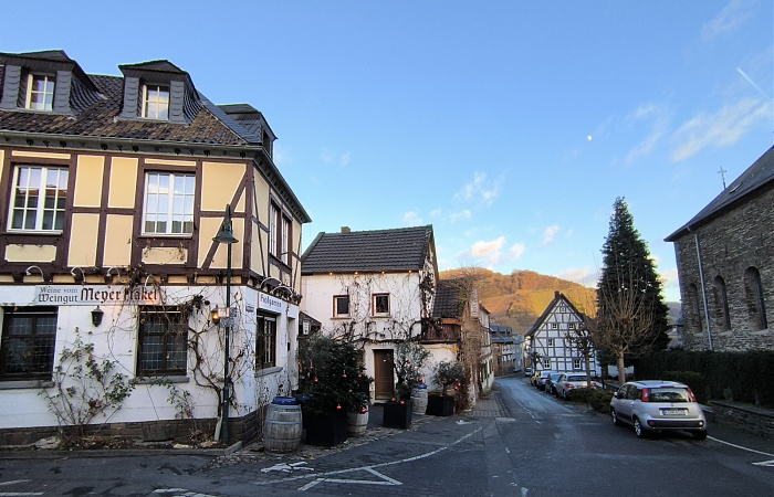 Klicke auf die Grafik für eine vergrößerte Ansicht

Name: 31.jpg
Ansichten: 136
Größe: 632,0 KB
ID: 3360070