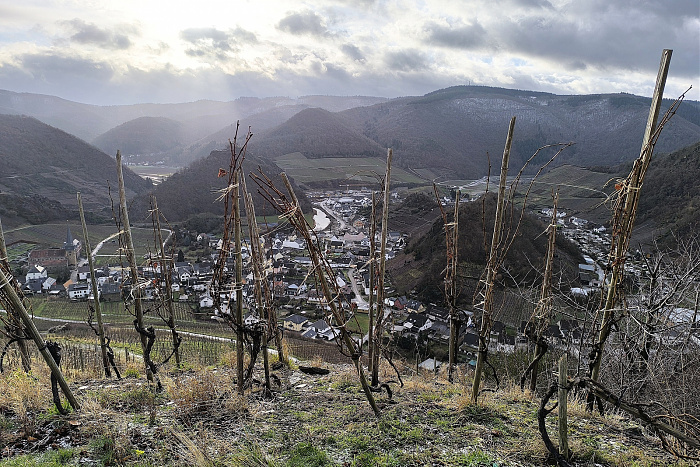 Klicke auf die Grafik für eine vergrößerte Ansicht

Name: 2.jpg
Ansichten: 45
Größe: 1,16 MB
ID: 3360366