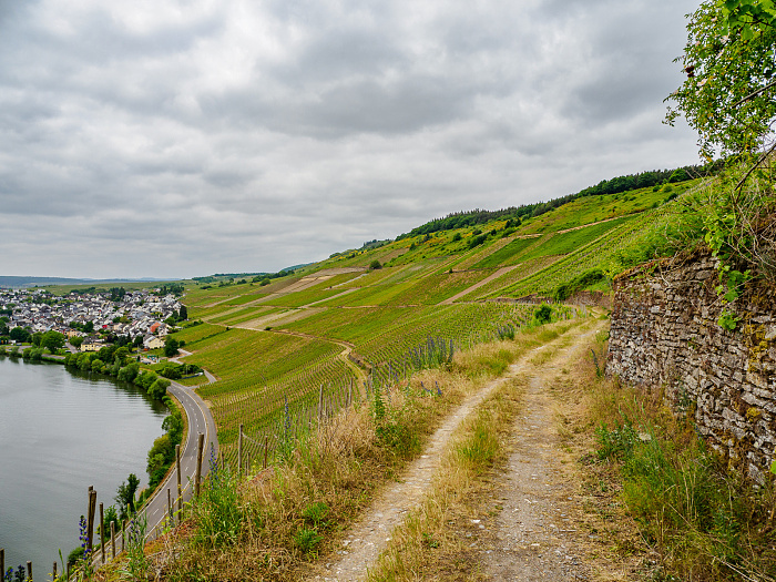 Klicke auf die Grafik für eine vergrößerte Ansicht

Name: Bild 31.jpg
Ansichten: 114
Größe: 914,4 KB
ID: 3361766