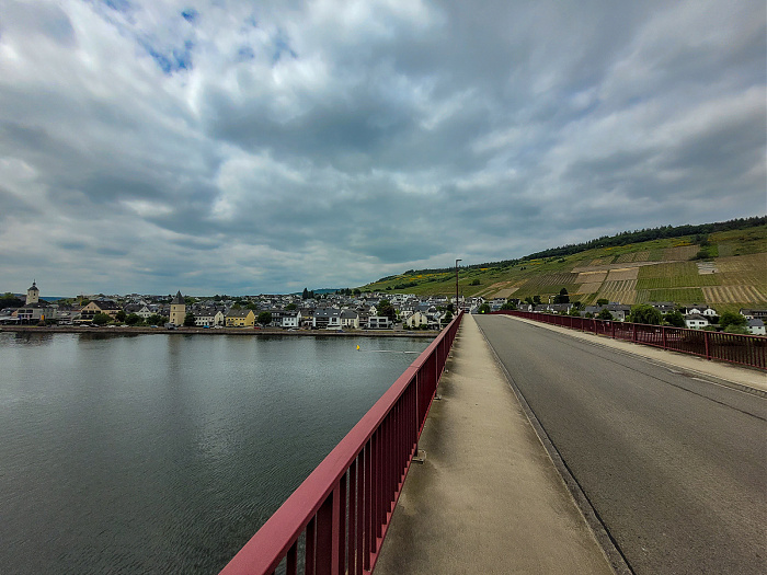 Klicke auf die Grafik für eine vergrößerte Ansicht

Name: Bild 33.jpg
Ansichten: 109
Größe: 541,5 KB
ID: 3361798