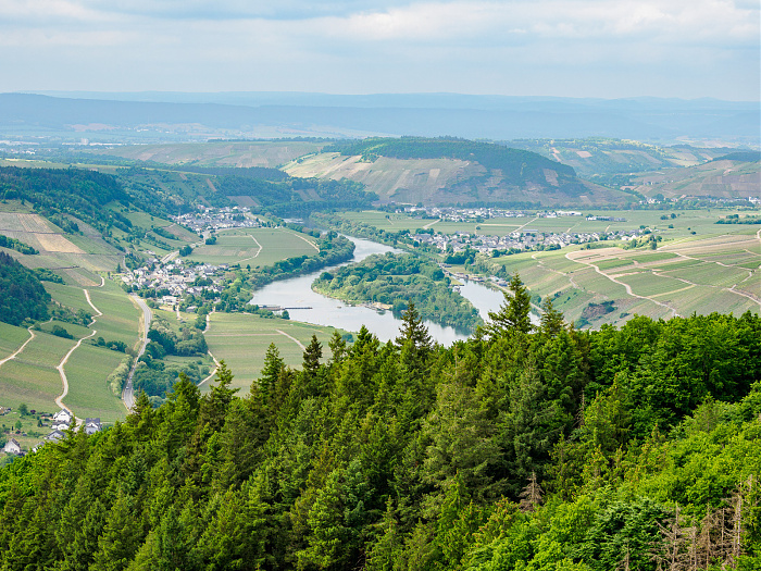 Klicke auf die Grafik für eine vergrößerte Ansicht

Name: Bild 51.jpg
Ansichten: 108
Größe: 996,5 KB
ID: 3361787