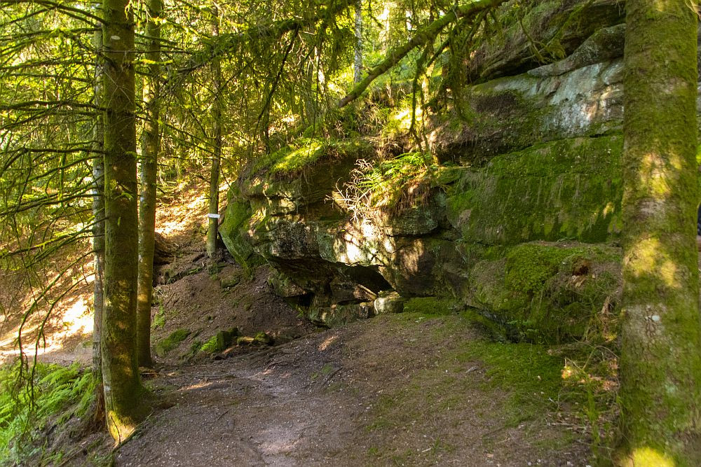 Klicke auf die Grafik für eine vergrößerte Ansicht  Name: 06 Die Quelle La Goutte du Founot.jpg Ansichten: 0 Größe: 370,3 KB ID: 3361973