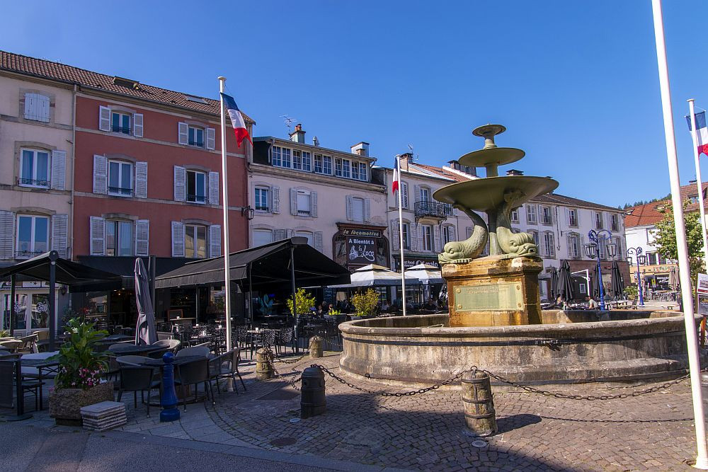 Klicke auf die Grafik für eine vergrößerte Ansicht  Name: 14 Place du Maréchal de Lattre de Tassigny.jpg Ansichten: 0 Größe: 238,5 KB ID: 3361981