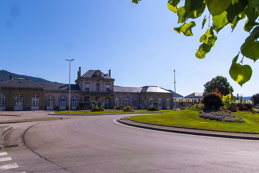 Klicke auf die Grafik für eine vergrößerte Ansicht  Name: 16 Die diesjährige E5-Tour endet am Bahnhof von Remiremont.jpg Ansichten: 0 Größe: 203,7 KB ID: 3361983