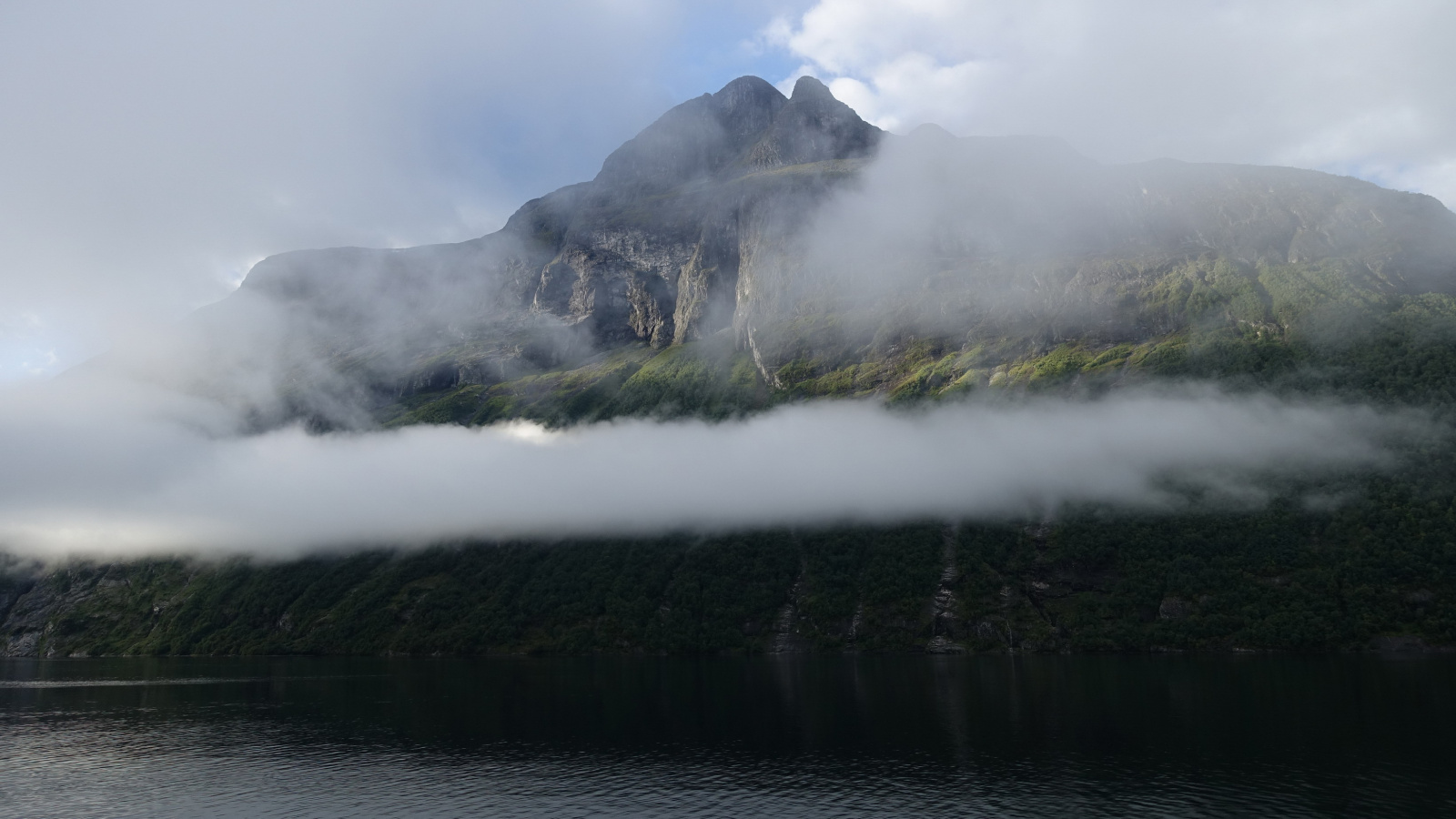 Klicke auf die Grafik für eine vergrößerte Ansicht  Name: 2025 Norge 0798.jpg Ansichten: 0 Größe: 337,3 KB ID: 3362541