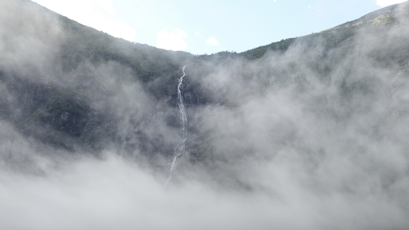 Klicke auf die Grafik für eine vergrößerte Ansicht  Name: 2025 Norge 0809.jpg Ansichten: 0 Größe: 282,8 KB ID: 3362547