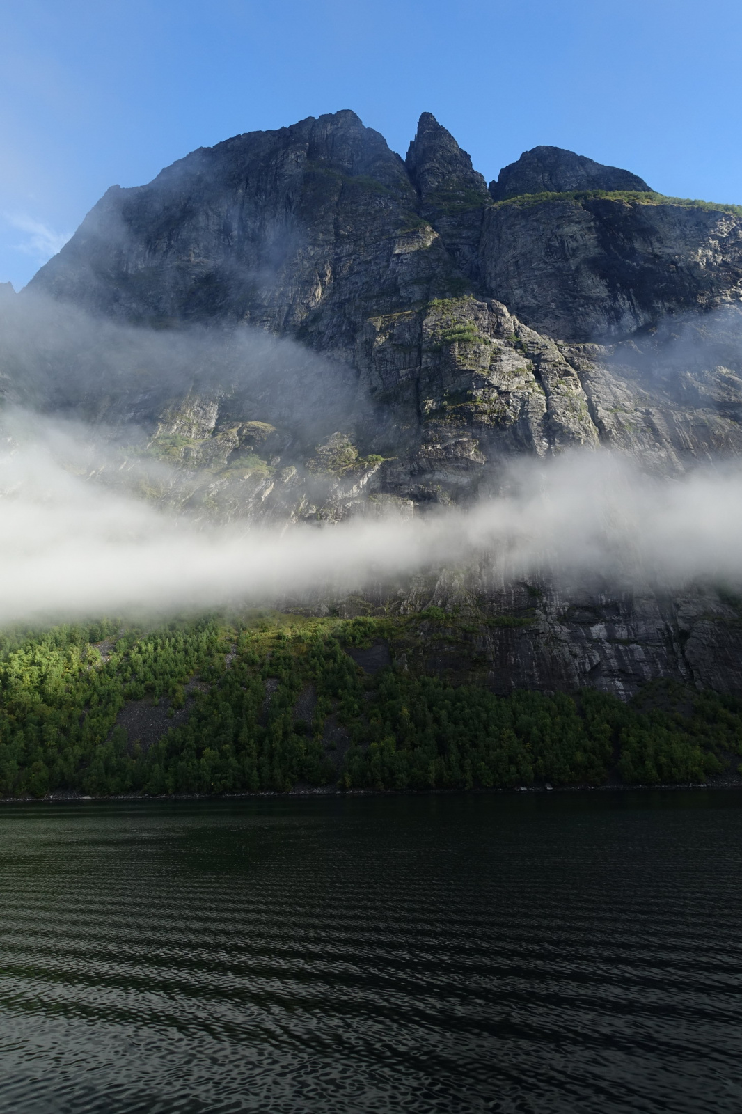 Klicke auf die Grafik für eine vergrößerte Ansicht  Name: 2025 Norge 0806.jpg Ansichten: 0 Größe: 597,6 KB ID: 3362549