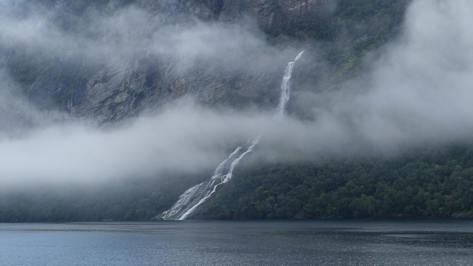 Klicke auf die Grafik für eine vergrößerte Ansicht  Name: 2025 Norge 0813.jpg Ansichten: 0 Größe: 392,5 KB ID: 3362554