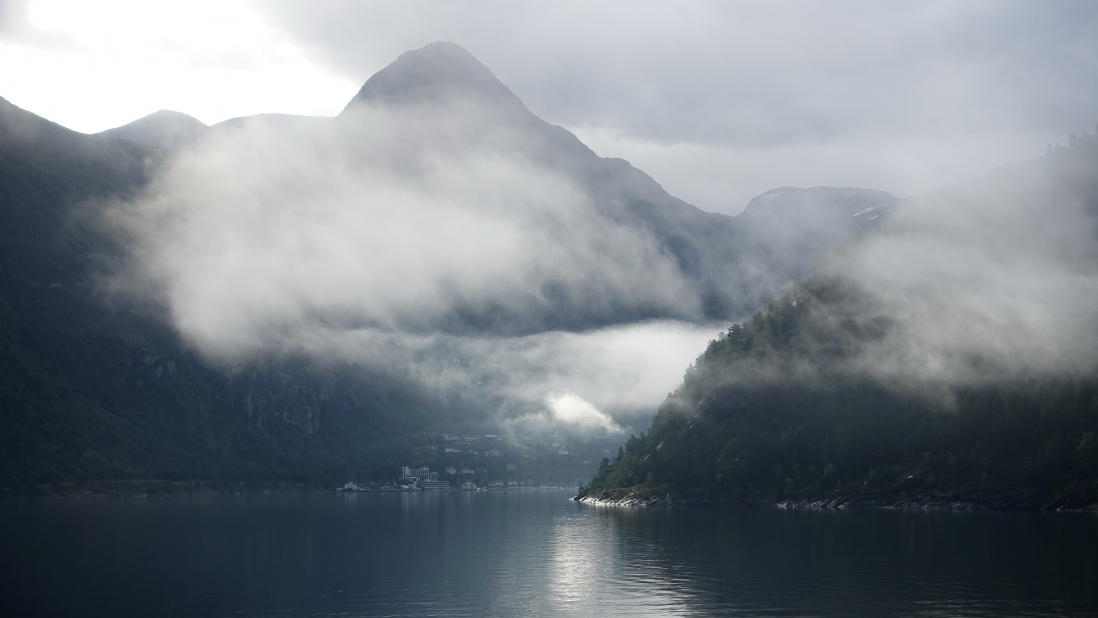 Klicke auf die Grafik für eine vergrößerte Ansicht  Name: 2025 Norge 0820.jpg Ansichten: 0 Größe: 254,6 KB ID: 3362562