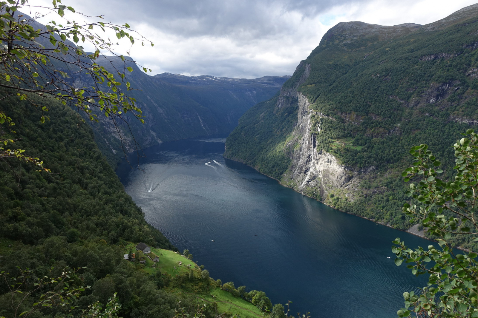 Klicke auf die Grafik für eine vergrößerte Ansicht

Name: 2025 Norge 0844.jpg
Ansichten: 120
Größe: 793,3 KB
ID: 3362584