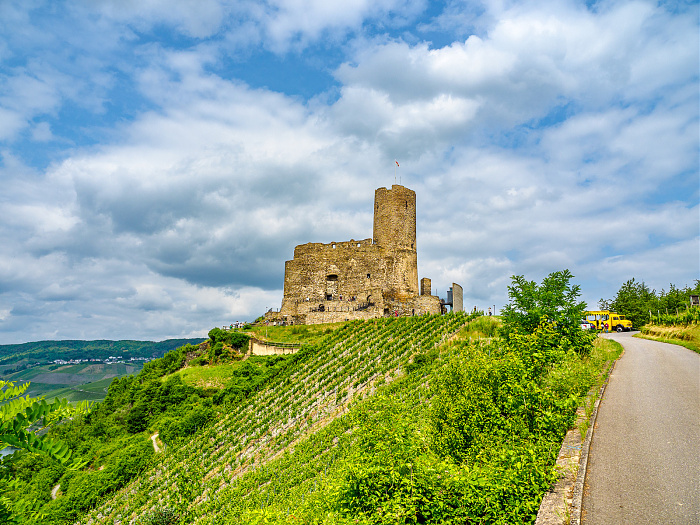 Klicke auf die Grafik für eine vergrößerte Ansicht

Name: Bild -21.jpg
Ansichten: 6
Größe: 931,9 KB
ID: 3364025