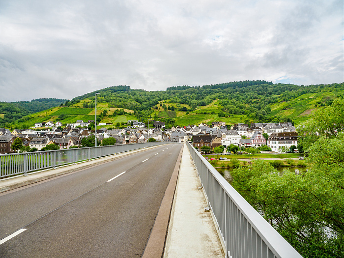 Klicke auf die Grafik für eine vergrößerte Ansicht

Name: Bild-2.jpg
Ansichten: 0
Größe: 767,2 KB
ID: 3365759