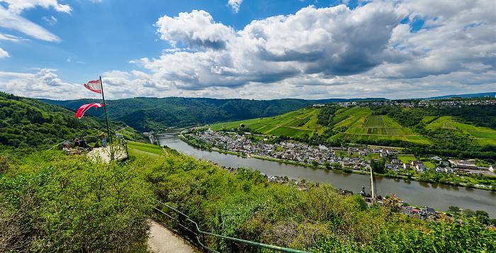 Klicke auf die Grafik für eine vergrößerte Ansicht

Name: Bild-29.jpg
Ansichten: 0
Größe: 728,3 KB
ID: 3365794