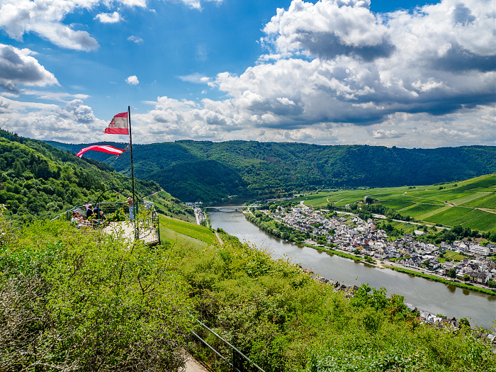 Klicke auf die Grafik für eine vergrößerte Ansicht

Name: Bild-28.jpg
Ansichten: 0
Größe: 1,02 MB
ID: 3365782