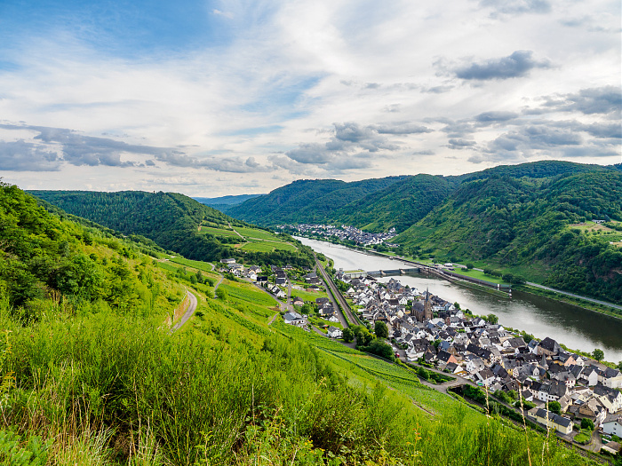 Klicke auf die Grafik für eine vergrößerte Ansicht

Name: Bild-45.jpg
Ansichten: 0
Größe: 947,7 KB
ID: 3365804