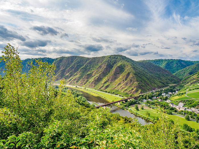 Klicke auf die Grafik für eine vergrößerte Ansicht

Name: Bild-47.jpg
Ansichten: 0
Größe: 1,08 MB
ID: 3365809